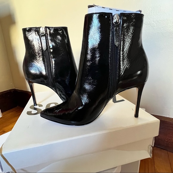 NWT Schutz Adilene Patent Leather Ankle Bootie